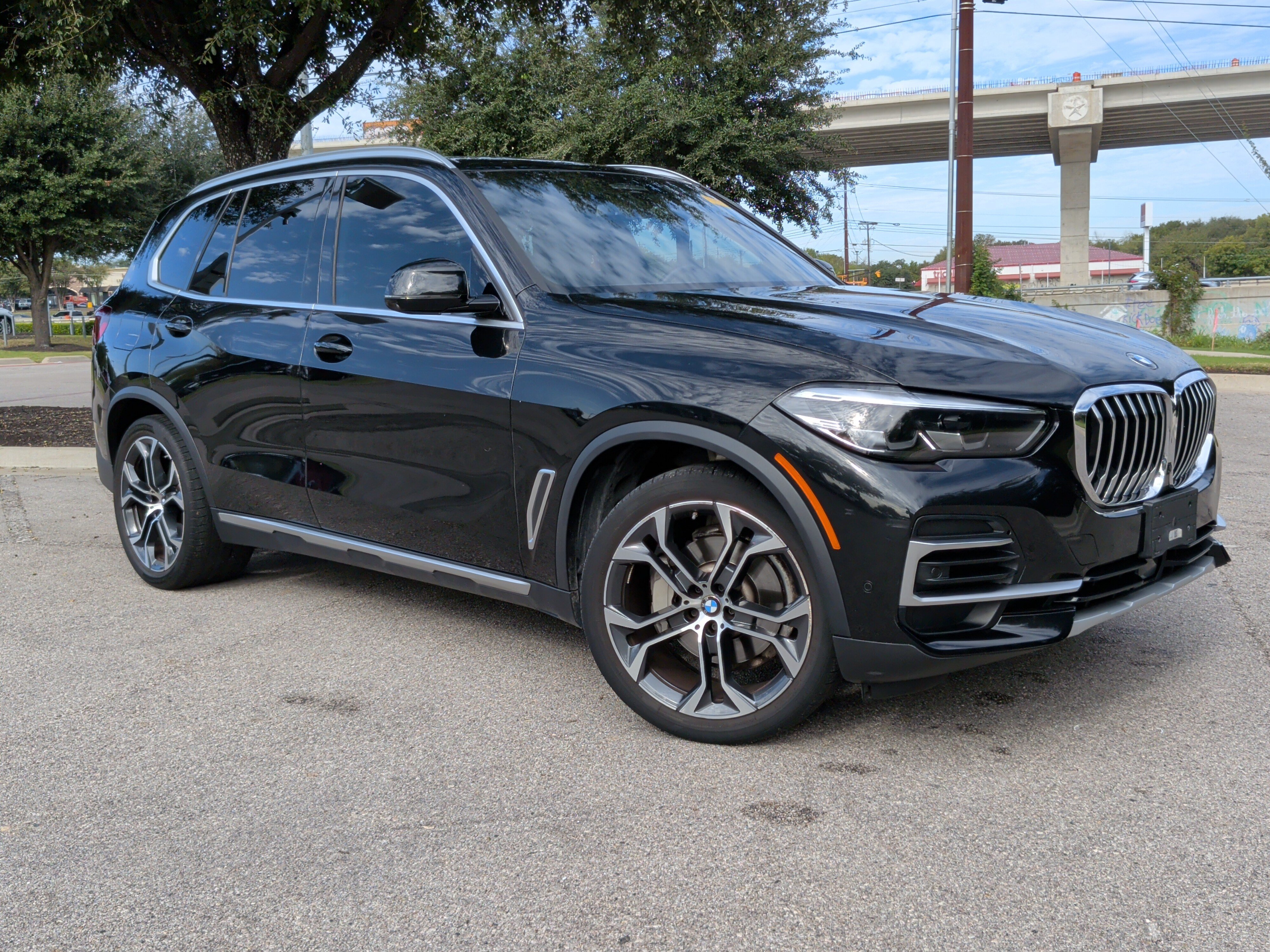 Used 2023 BMW X5 sDrive40i RWD image 2