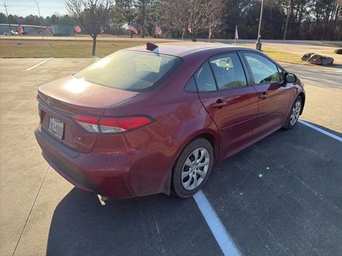 Used 2022 Toyota Corolla LE image 5