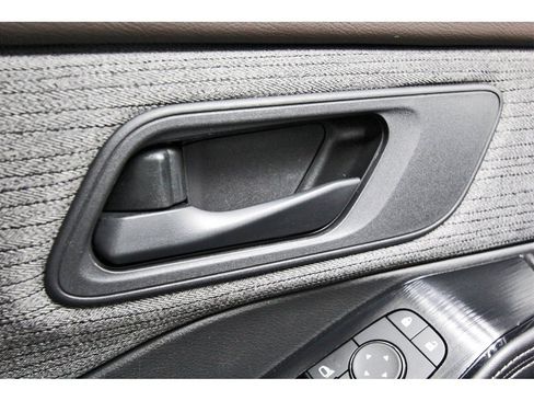 Used 2022 Nissan Rogue S image 18