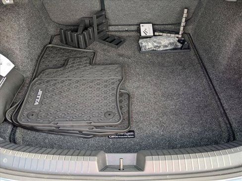 Used 2022 Volkswagen Jetta SE FWD image 6