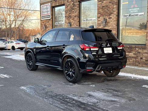 Used 2025 Mitsubishi Outlander Sport LE image 3