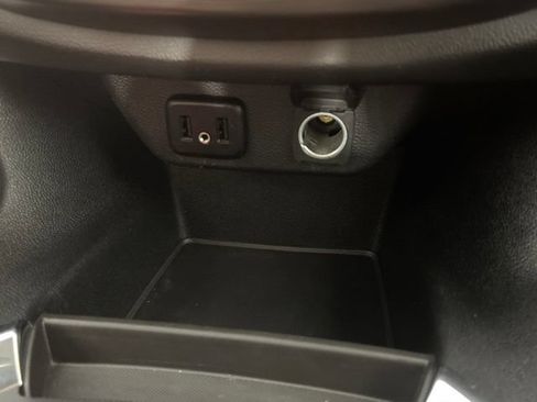 Used 2018 Chevrolet Traverse LT FWD image 40