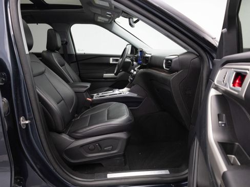 Used 2023 Ford Explorer Limited w/ Equipment Group 301A image 31