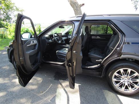 Used 2025 Ford Explorer Active w/ Active Comfort Package AWD/4WD image 23