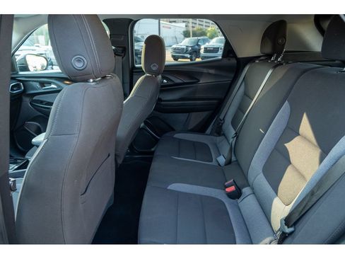 Used 2023 Chevrolet TrailBlazer LT FWD image 13