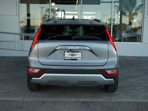 Used 2023 Kia Niro EX image 7