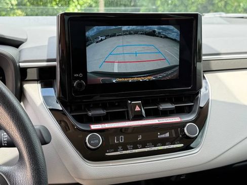 Used 2026 Toyota Corolla LE FWD image 17