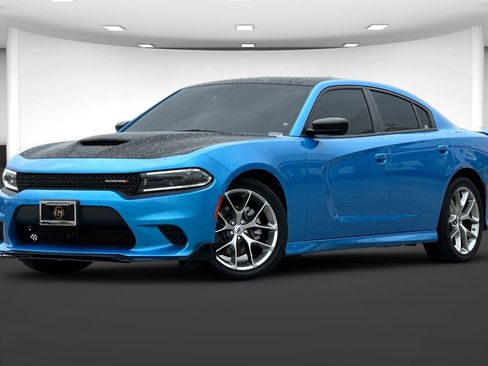 Used 2023 Dodge Charger GT w/ Technology Group image 2