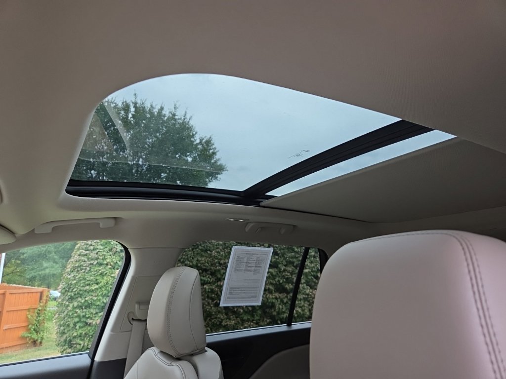 Used 2024 Lincoln Aviator AWD w/ Premium Package image 12