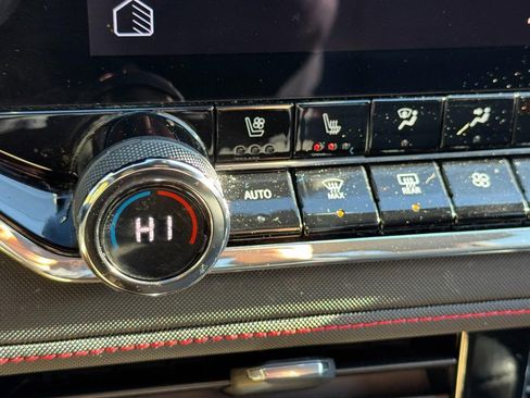 Used 2023 Chevrolet Colorado Z71 w/ Z71 Convenience Package 2 image 21