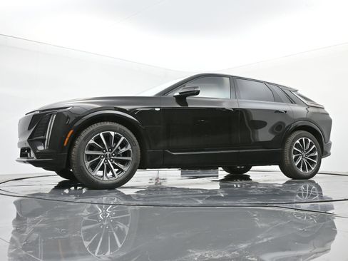 New 2025 Cadillac Lyriq Sport RWD image 16