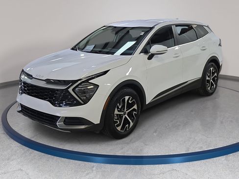 Used 2024 Kia Sportage EX FWD image 1