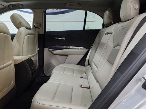 Used 2019 Cadillac XT4 Luxury AWD/4WD image 17