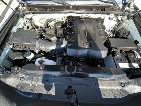 Used 2023 Toyota 4Runner Limited AWD/4WD image 32