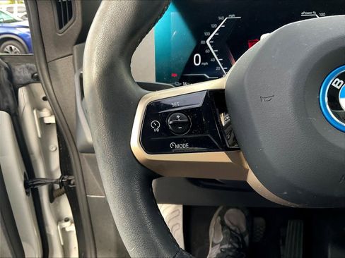 Used 2023 BMW iX xDrive50 w/ Premium Package image 18