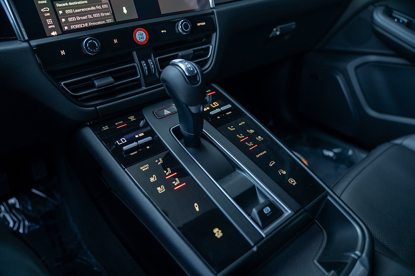 Certified 2026 Porsche Macan T AWD/4WD image 15