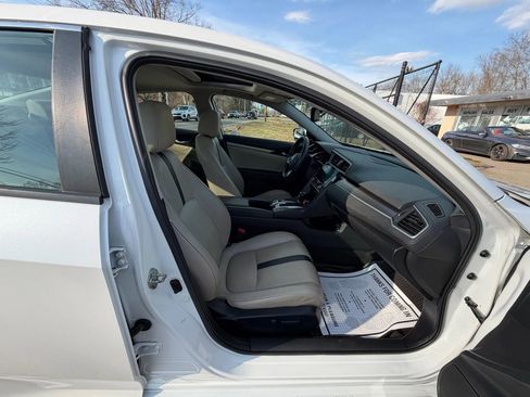 Used 2016 Honda Civic Touring image 13