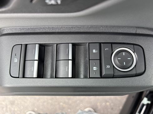 Used 2026 Toyota RAV4 XSE AWD/4WD image 16