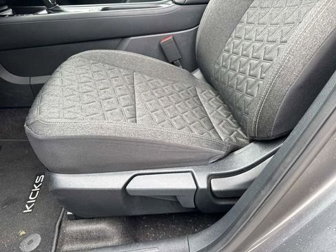 Used 2025 Nissan Kicks SV w/ Charging Package image 22