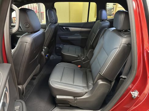 Used 2025 Buick Enclave Preferred image 14