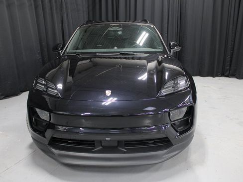 Certified 2025 Porsche Macan Electric image 11