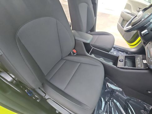 Used 2025 Hyundai Kona SEL AWD/4WD image 10