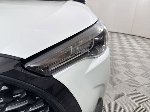 Used 2025 Toyota Corolla Cross L FWD image 11