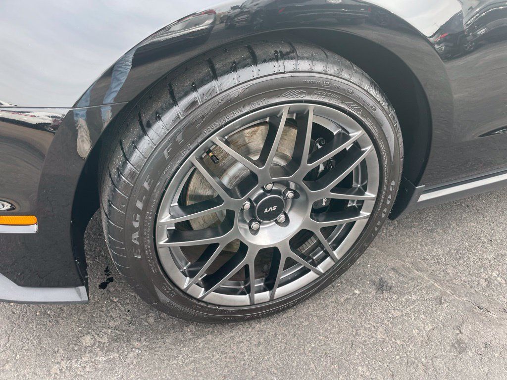 Used 2012 Ford Mustang Shelby GT500 w/ SVT Performance Pkg RWD image 3