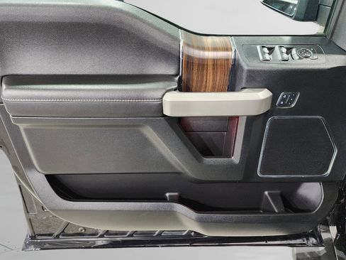 Used 2017 Ford F150 Lariat image 16