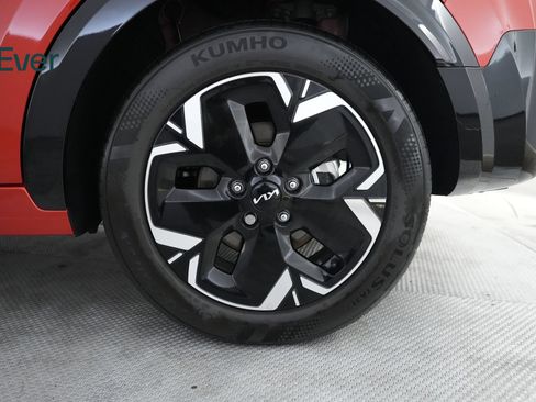 Used 2023 Kia Niro Wind FWD image 9