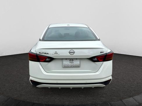 Used 2024 Nissan Altima 2.5 SV image 4