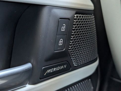 Used 2023 Land Rover Defender 110 S image 27