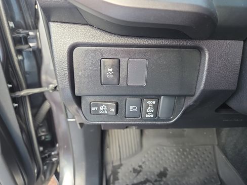 Certified 2023 Toyota Tacoma TRD Off-Road image 32