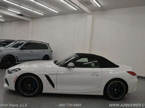 Used 2024 BMW Z4 M40i w/ Premium Package image 4