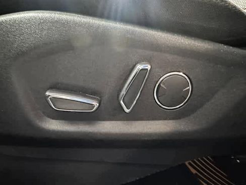 Certified 2018 Ford Explorer XLT image 22