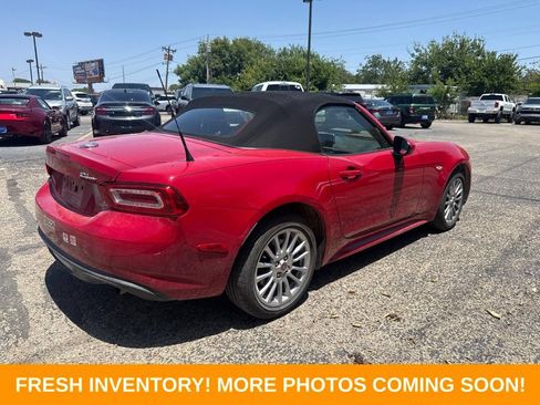 Used 2017 FIAT 124 Spider Classica RWD image 2