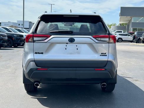 Used 2023 Toyota RAV4 XLE Premium AWD/4WD image 6