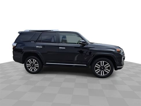 Used 2015 Toyota 4Runner Limited image 9
