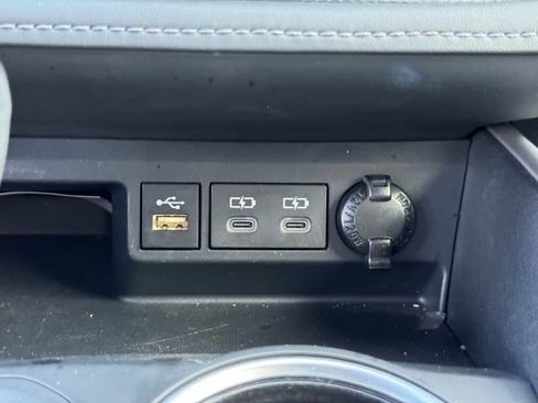 Used 2024 Toyota Highlander XLE image 18