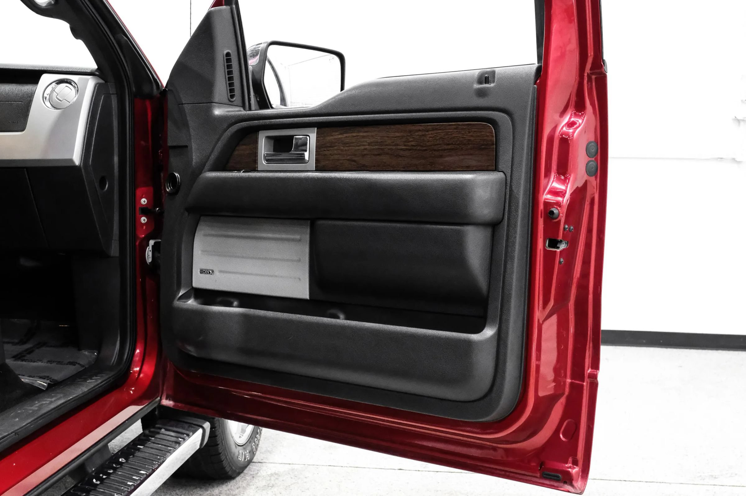 Used 2014 Ford F150 Lariat w/ Equipment Group 502A Luxury AWD/4WD image 47