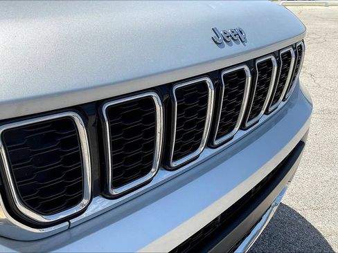 Used 2021 Jeep Grand Cherokee L Limited AWD/4WD image 26