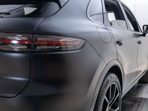 Used 2022 Porsche Cayenne Turbo image 13