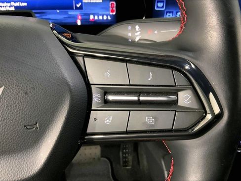 Used 2025 Chevrolet Traverse RS AWD/4WD image 19