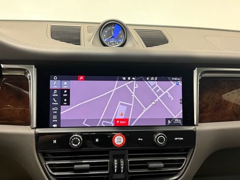 Certified 2023 Porsche Macan S AWD/4WD image 16