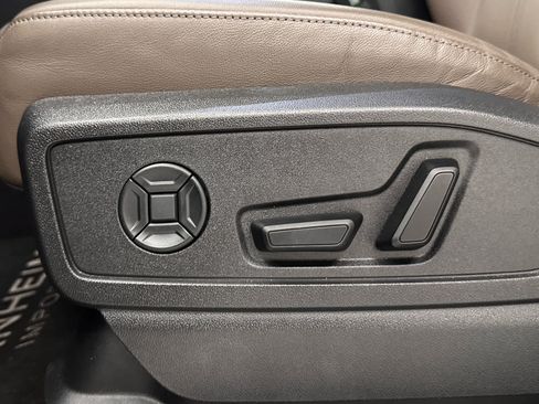 Used 2025 Audi Q5 Premium Plus w/ Premium Plus AWD/4WD image 12