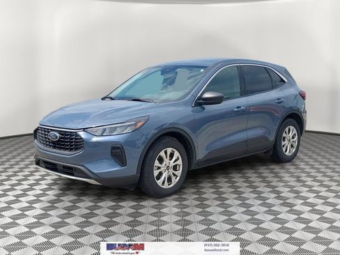 Used 2024 Ford Escape Active w/ Cold Weather Package FWD image 2