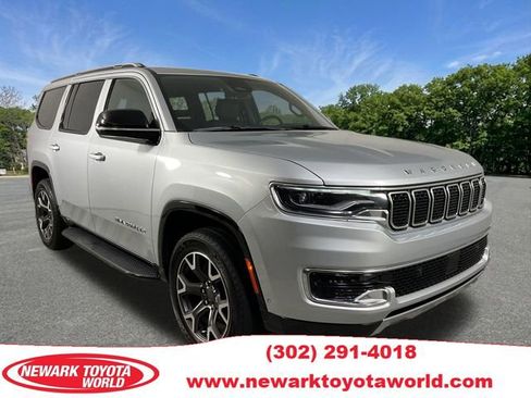 Used 2024 Jeep Wagoneer Series III w/ Flexible Seating Group AWD/4WD image 1
