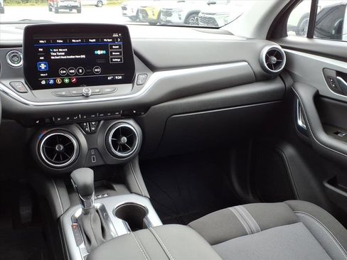 Used 2024 Chevrolet Blazer LT w/ Convenience Package image 9