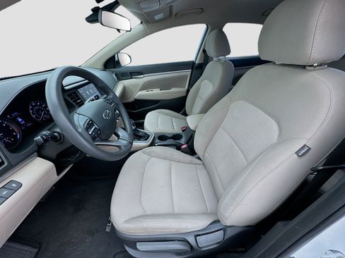 Used 2020 Hyundai Elantra SEL image 13
