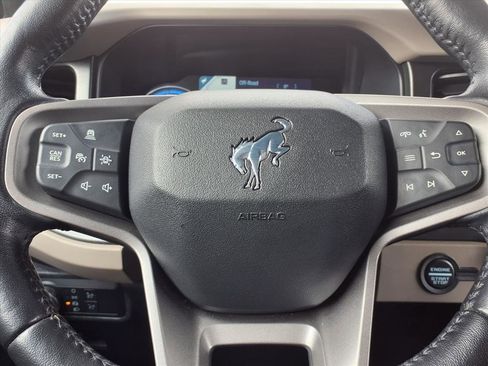 Used 2022 Ford Bronco Wildtrak image 16